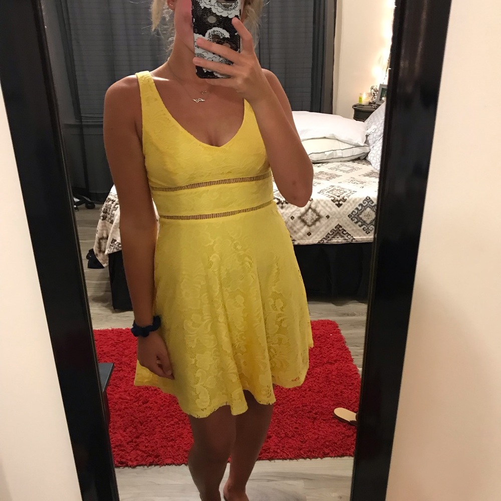 super cute peebles yellow dress